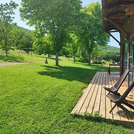 Les Nids De Bonnan Camping