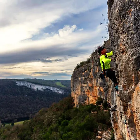 캠프장 Les Nids De Bonnan *