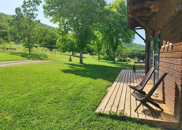 Les Nids De Bonnan Camping